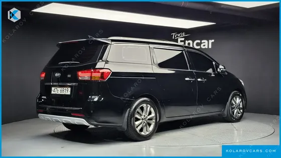 KIA CARNIVAL 9-SEATER NOBLESSE