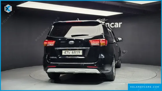 KIA CARNIVAL 9-SEATER NOBLESSE