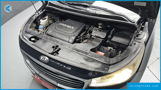KIA CARNIVAL 9-SEATER NOBLESSE