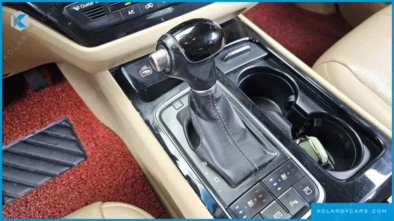 KIA CARNIVAL 9-SEATER NOBLESSE