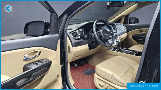 KIA CARNIVAL 9-SEATER NOBLESSE
