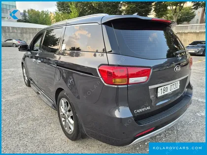 KIA CARNIVAL 9-SEATER PRESTIGE