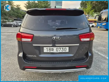 KIA CARNIVAL 9-SEATER PRESTIGE