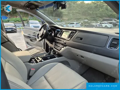 KIA CARNIVAL 9-SEATER PRESTIGE