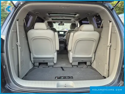 KIA CARNIVAL 9-SEATER PRESTIGE