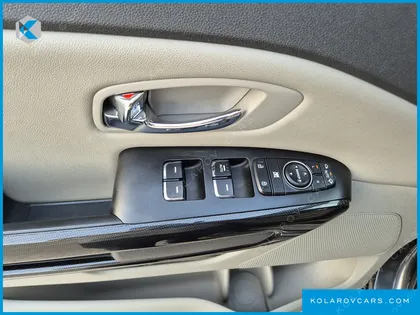 KIA CARNIVAL 9-SEATER PRESTIGE