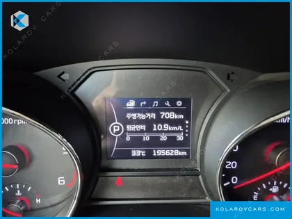 KIA CARNIVAL 9-SEATER PRESTIGE