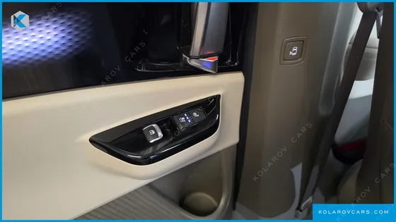 KIA CARNIVAL DIESEL 9-SEATER HI-LIMOUSINE