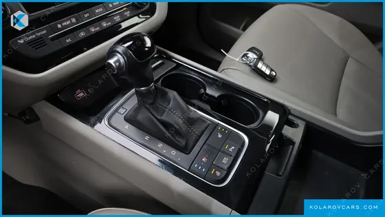 KIA CARNIVAL 9-SEATER PRESTIGE