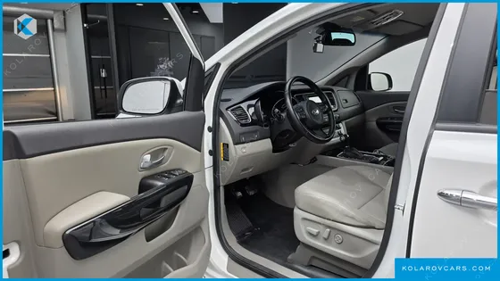 KIA CARNIVAL 9-SEATER PRESTIGE