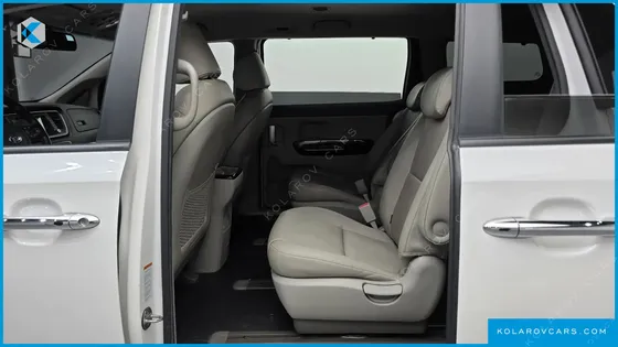 KIA CARNIVAL 9-SEATER PRESTIGE