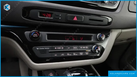 KIA CARNIVAL 9-SEATER PRESTIGE