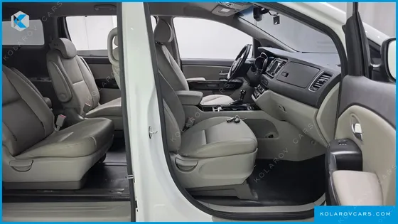 KIA CARNIVAL 9-SEATER PRESTIGE