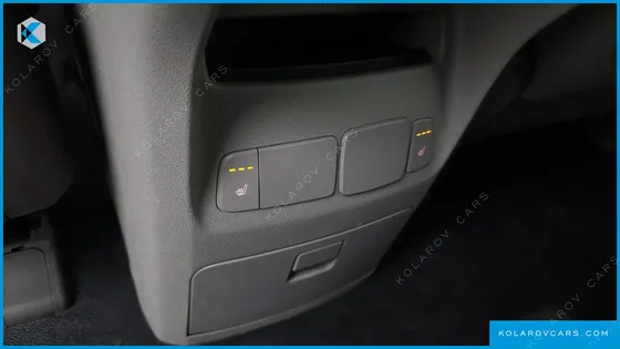 KIA CARNIVAL 9-SEATER PRESTIGE