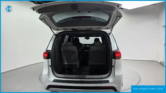 KIA CARNIVAL 9-SEATER PRESTIGE