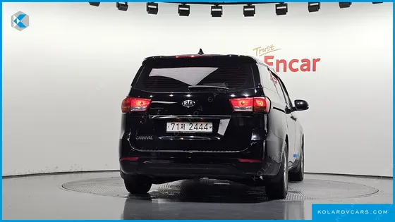 KIA CARNIVAL 11-SEATER DELUXE