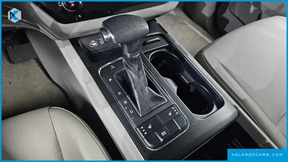 KIA CARNIVAL 11-SEATER DELUXE