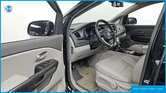 KIA CARNIVAL 11-SEATER DELUXE