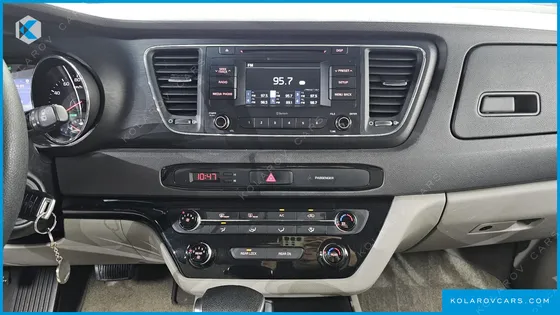 KIA CARNIVAL 11-SEATER DELUXE