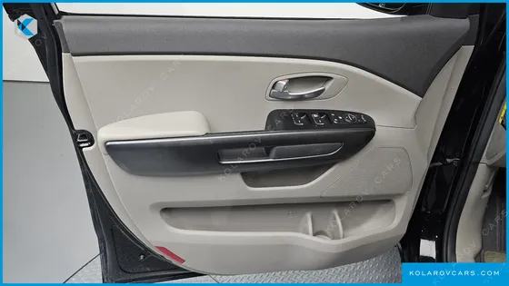 KIA CARNIVAL 11-SEATER DELUXE