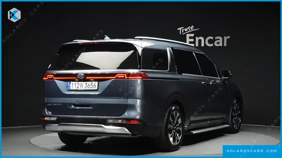 KIA CARNIVAL DIESEL 9-SEATER SIGNATURE