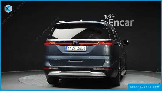 KIA CARNIVAL DIESEL 9-SEATER SIGNATURE