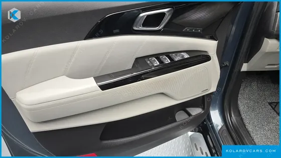 KIA CARNIVAL DIESEL 9-SEATER SIGNATURE