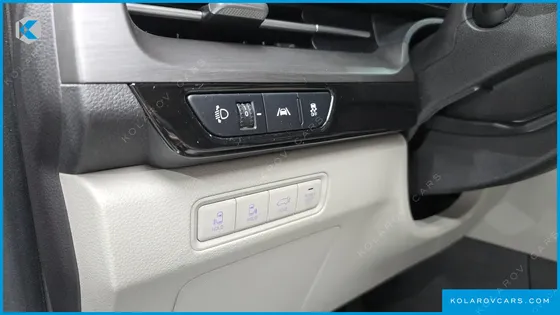 KIA CARNIVAL DIESEL 9-SEATER SIGNATURE