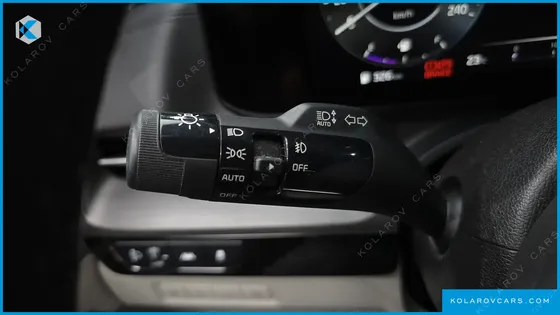 KIA CARNIVAL DIESEL 9-SEATER SIGNATURE