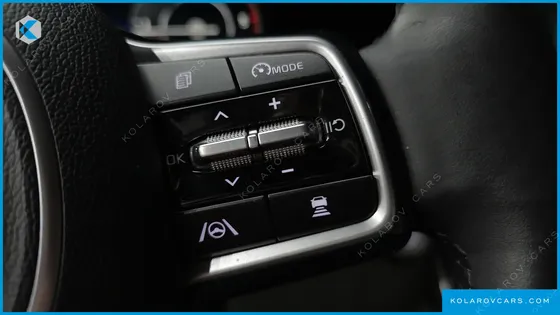 KIA CARNIVAL DIESEL 9-SEATER SIGNATURE