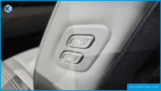 KIA CARNIVAL DIESEL 9-SEATER SIGNATURE