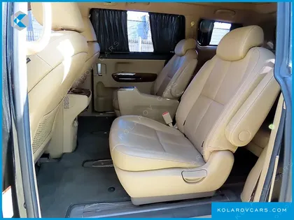 KIA CARNIVAL GASOLINE 9-SEATER HI-LIMOUSINE