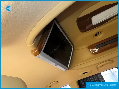 KIA CARNIVAL GASOLINE 9-SEATER HI-LIMOUSINE