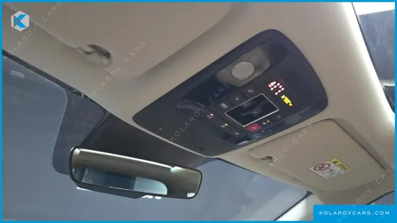 KIA CARNIVAL GASOLINE 9-SEATER SIGNATURE