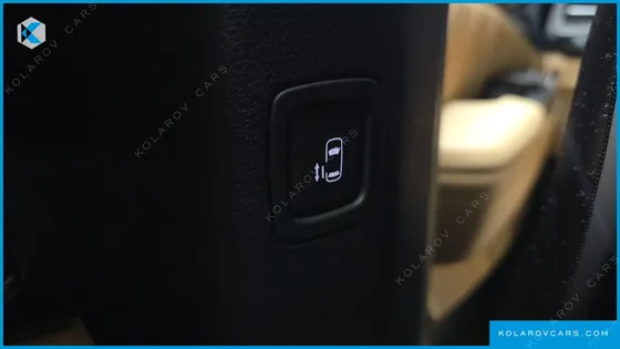 KIA CARNIVAL GASOLINE 9-SEATER SIGNATURE