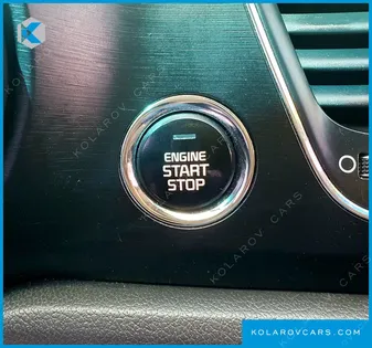 KIA CARNIVAL 9-SEATER LUXURY