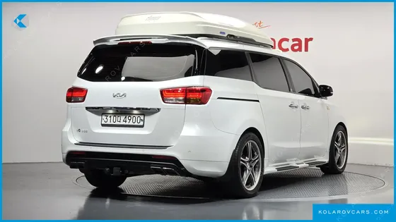 KIA CARNIVAL 9-SEATER PRESTIGE