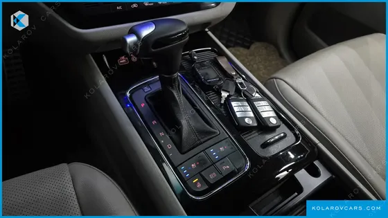 KIA CARNIVAL 9-SEATER PRESTIGE