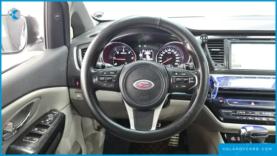 KIA CARNIVAL 9-SEATER PRESTIGE