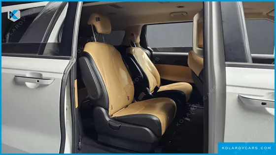 KIA CARNIVAL DIESEL 9-SEATER PRESTIGE