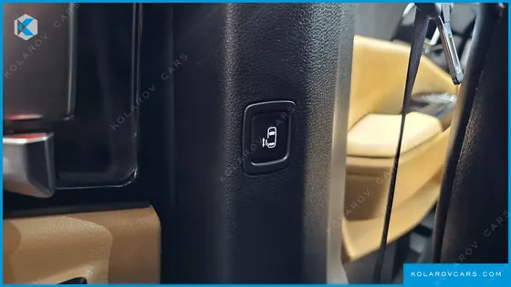 KIA CARNIVAL DIESEL 9-SEATER PRESTIGE