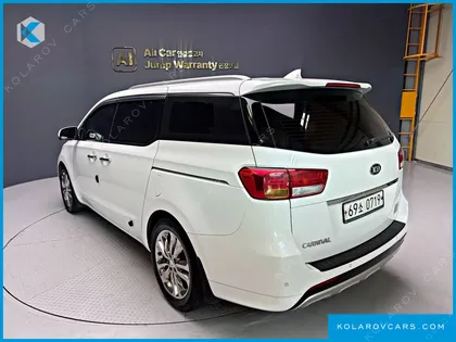 KIA CARNIVAL 9-SEATER NOBLESSE