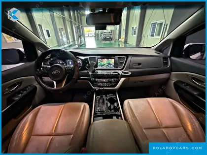 KIA CARNIVAL 9-SEATER NOBLESSE