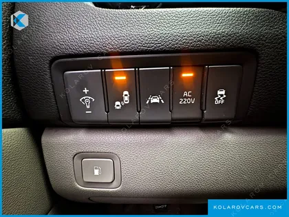 KIA CARNIVAL 9-SEATER NOBLESSE