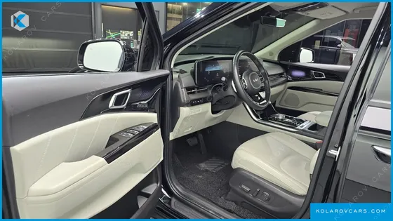 KIA CARNIVAL GASOLINE 7-SEATER SIGNATURE