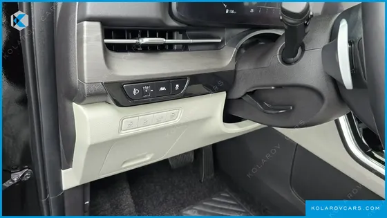 KIA CARNIVAL GASOLINE 7-SEATER SIGNATURE