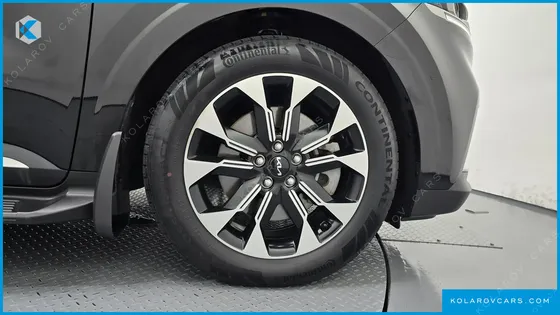 KIA CARNIVAL GASOLINE 7-SEATER SIGNATURE