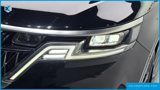 KIA CARNIVAL GASOLINE 7-SEATER SIGNATURE