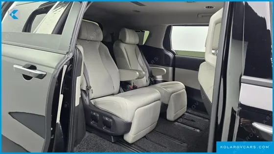 KIA CARNIVAL GASOLINE 7-SEATER SIGNATURE