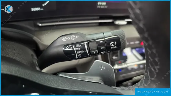 KIA CARNIVAL GASOLINE 7-SEATER SIGNATURE